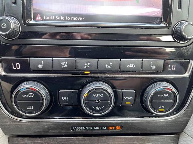 Photo of 2016 Reflex Silver Metallic Volkswagen Passat
