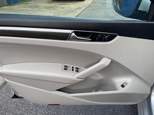 Photo of 2016 Reflex Silver Metallic Volkswagen Passat