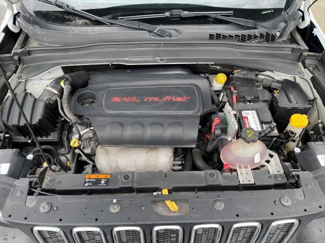 Photo of 2017 Alpine White Jeep Renegade