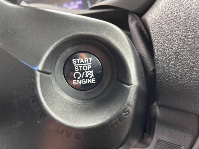 Photo of 2017 Alpine White Jeep Renegade