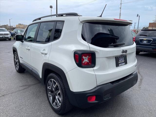 Photo of 2017 Alpine White Jeep Renegade