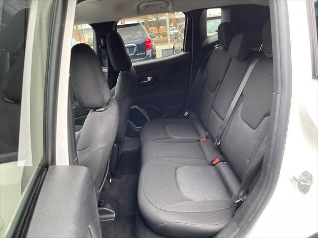 Photo of 2017 Alpine White Jeep Renegade