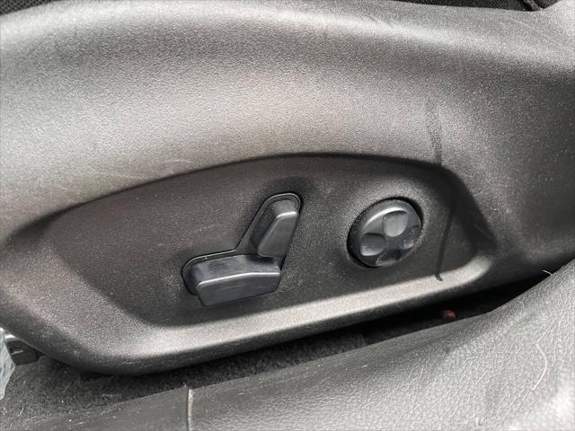 Photo of 2017 Alpine White Jeep Renegade