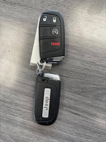 Photo of 2017 Alpine White Jeep Renegade