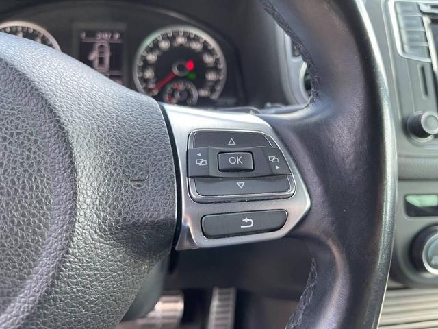 Photo of 2016 Deep Black Pearl Volkswagen Tiguan