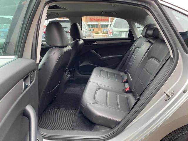 Photo of 2014 Platinum Gray Metallic Volkswagen Passat