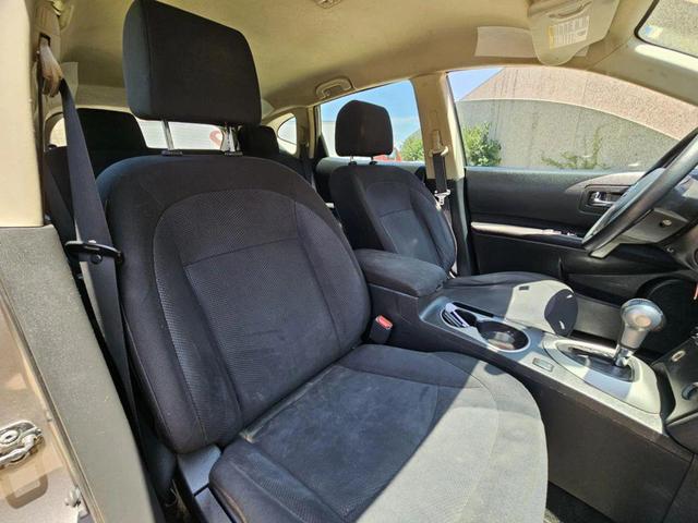 Photo of 2015  Nissan Rogue Select