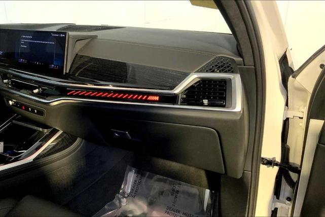 Photo of 2024 Mineral White Metallic BMW X7