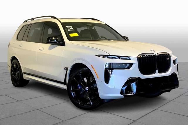 Photo of 2024 Mineral White Metallic BMW X7