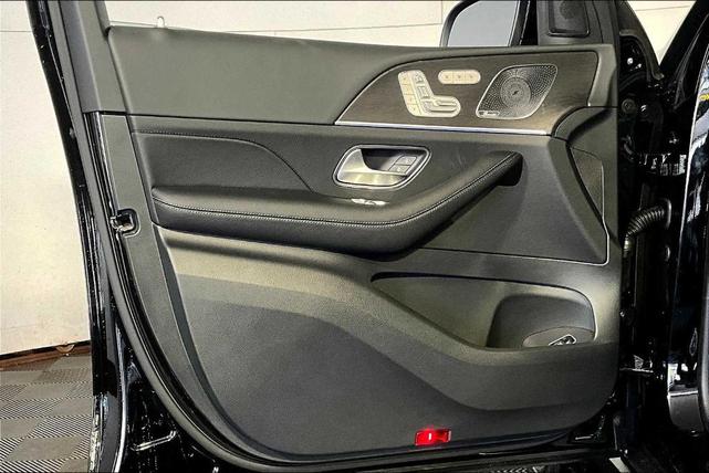 Photo of 2026 Black Mercedes-Benz GLS 450