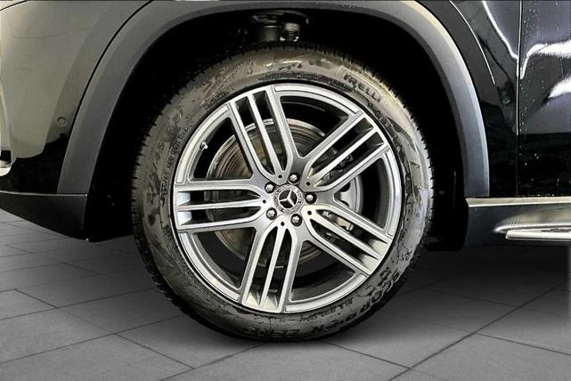 Photo of 2026 Black Mercedes-Benz GLS 450