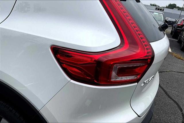 Photo of 2025 Crystal White Pearl Volvo XC40
