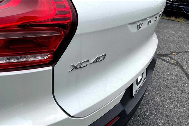 Photo of 2025 Crystal White Pearl Volvo XC40