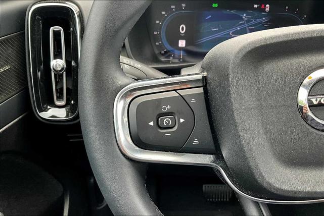 Photo of 2025 Crystal White Pearl Volvo XC40
