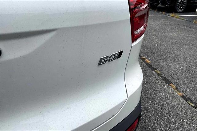 Photo of 2025 Crystal White Pearl Volvo XC40