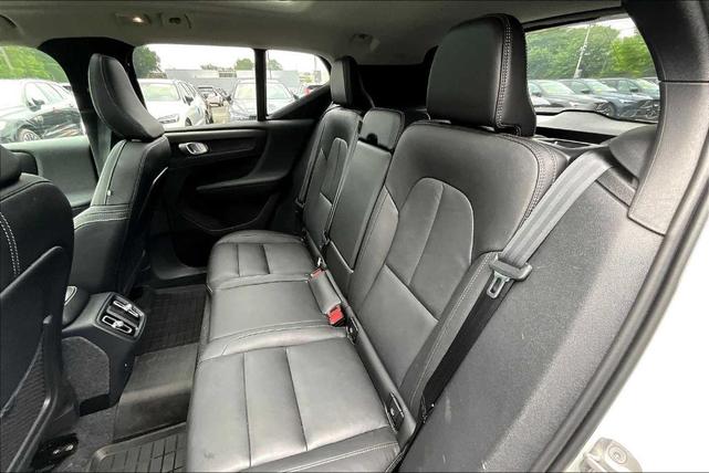 Photo of 2025 Crystal White Pearl Volvo XC40