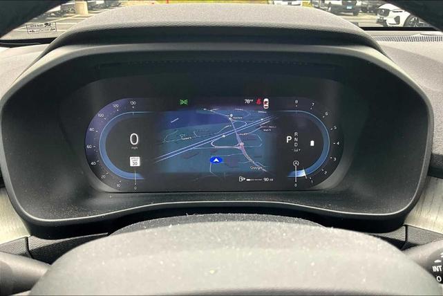 Photo of 2025 Crystal White Pearl Volvo XC40
