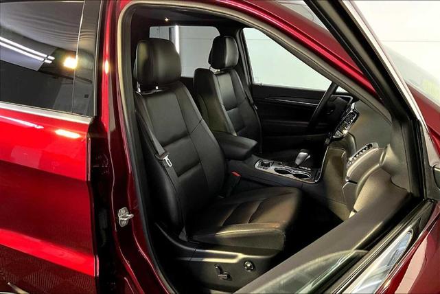 Photo of 2021 Velvet Red Pearlcoat Jeep Grand Cherokee