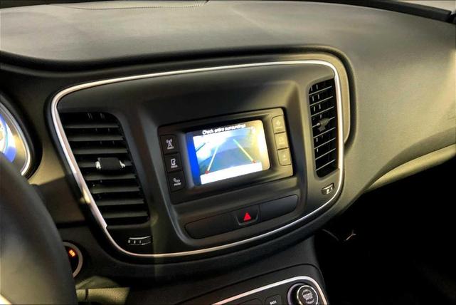 Photo of 2015 Bright White Clearcoat Chrysler 200
