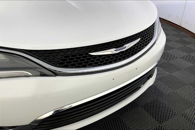 Photo of 2015 Bright White Clearcoat Chrysler 200