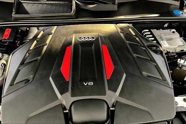 Photo of 2022 Daytona Gray Pearl Effect Audi SQ7