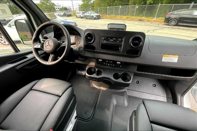 Photo of 2025 White Mercedes-Benz Sprinter 2500
