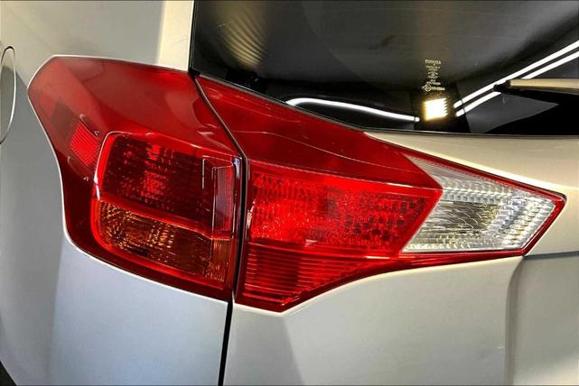 Photo of 2015 Classic Silver Metallic Toyota RAV4