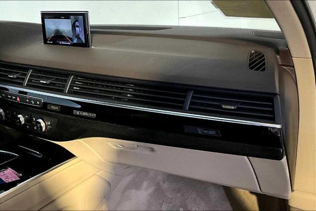 Photo of 2019 Carrara White Audi Q7