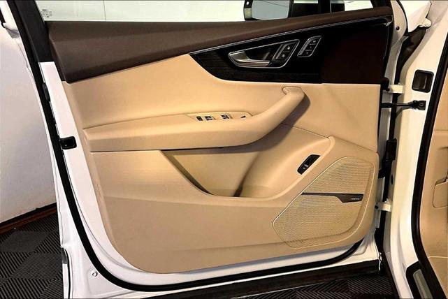 Photo of 2019 Carrara White Audi Q7