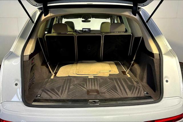 Photo of 2019 Carrara White Audi Q7