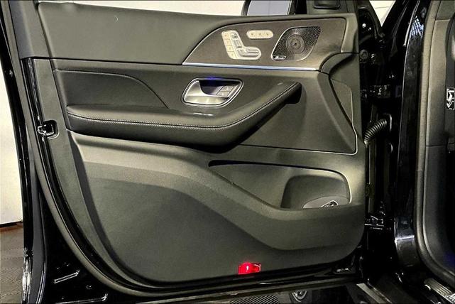 Photo of 2026 Black Mercedes-Benz GLS 450