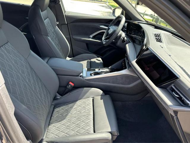 Photo of 2025 TAMBORA GRAY Audi SQ5