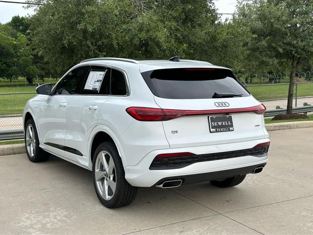 Photo of 2025 GLACIER WHITE Audi Q5
