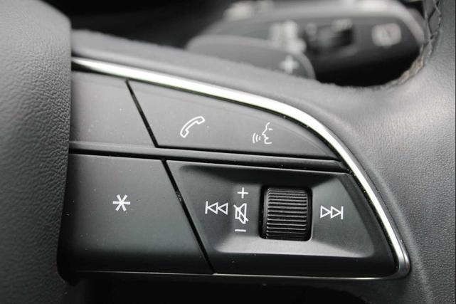 Photo of 2022 Mythos Black Metallic Audi Q7