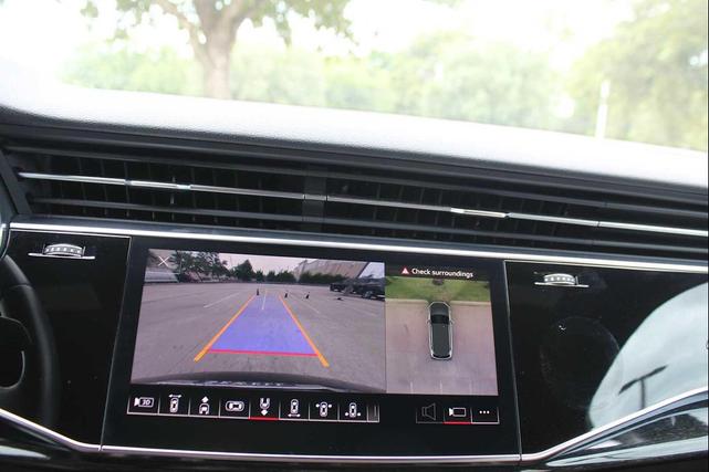 Photo of 2022 Mythos Black Metallic Audi Q7