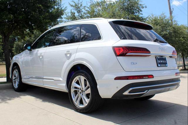 Photo of 2024 Glacier White Metallic Audi Q7