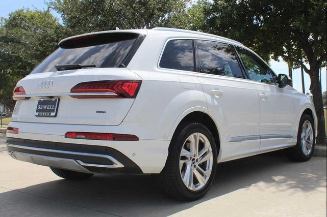 Photo of 2024 Glacier White Metallic Audi Q7