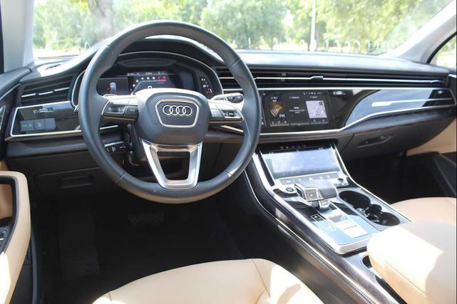 Photo of 2024 Glacier White Metallic Audi Q7