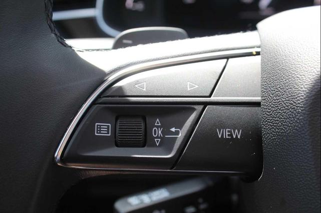Photo of 2024 Glacier White Metallic Audi Q7