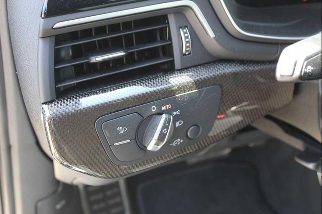 Photo of 2024 Daytona Gray Pearl Effect Audi S4