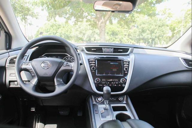 Photo of 2020 Brilliant Silver Metallic Nissan Murano