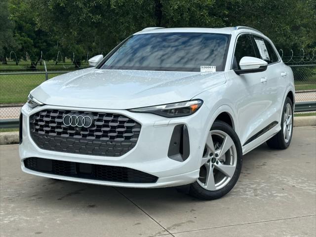 Photo of 2025 GLACIER WHITE Audi Q5