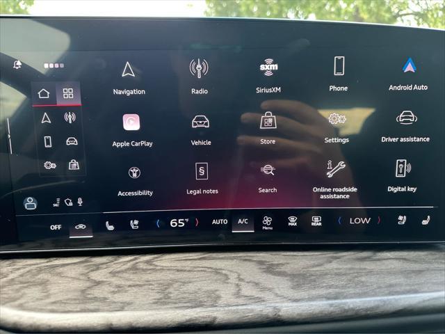 Photo of 2025 GLACIER WHITE Audi Q5