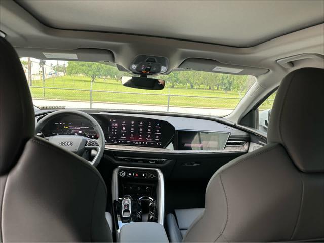 Photo of 2025 GLACIER WHITE Audi Q5