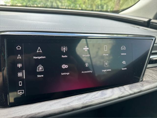 Photo of 2025 GLACIER WHITE Audi Q5