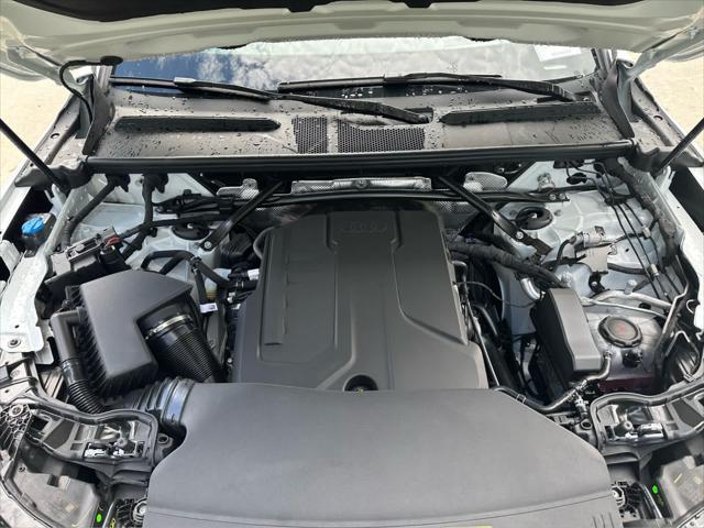 Photo of 2025 GLACIER WHITE Audi Q5