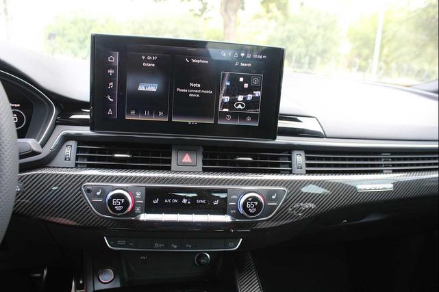 Photo of 2023 Glacier White Metallic Audi RS 5