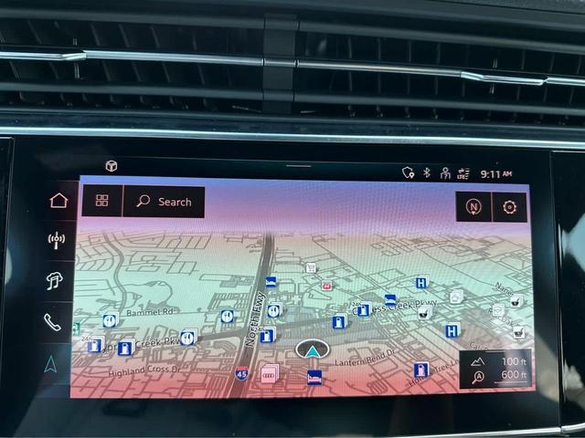Photo of 2025 GLACIER WHITE Audi Q7