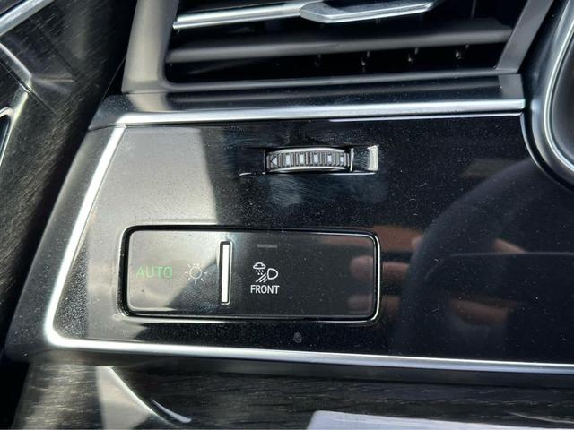 Photo of 2025 GLACIER WHITE Audi Q7