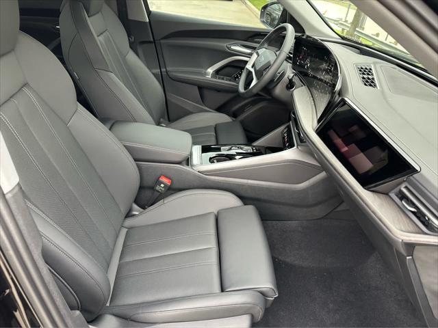 Photo of 2025 MYTHOS BLACK Audi Q5